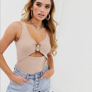 Missguided Buckle Front Sleeveless Bodysuit | US 6